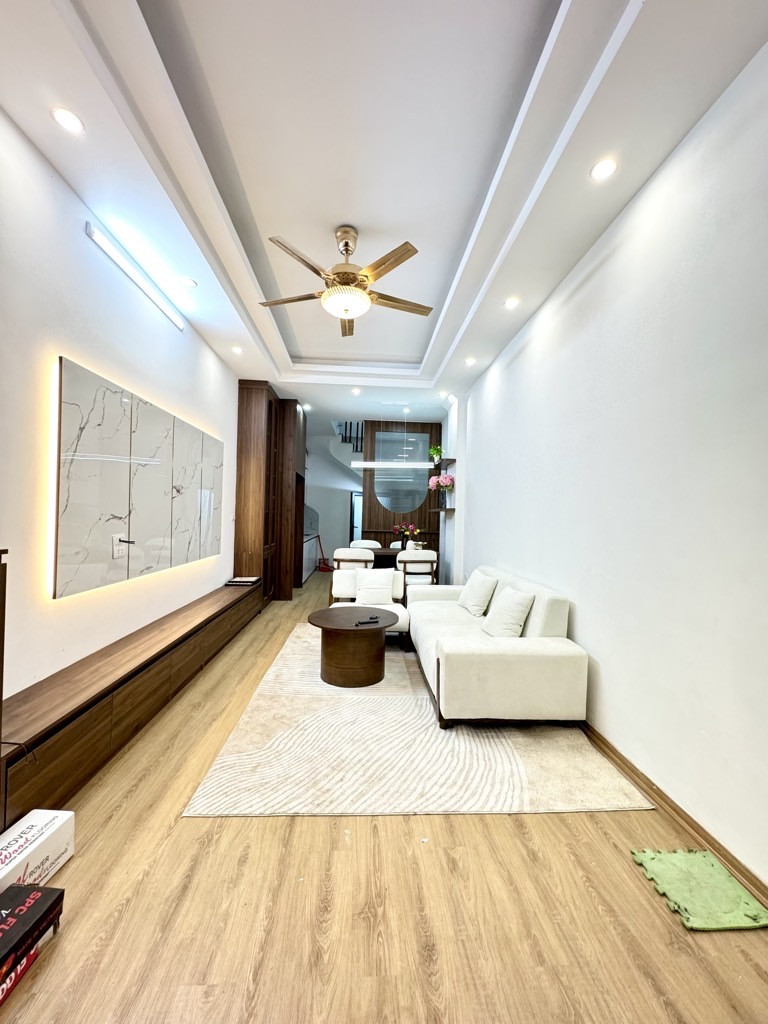Bán nhà 36m² full thổ cư ngang 3,3m giá 8.45 tỷ tại Đường Đông Thiên Phường Vĩnh Hưng