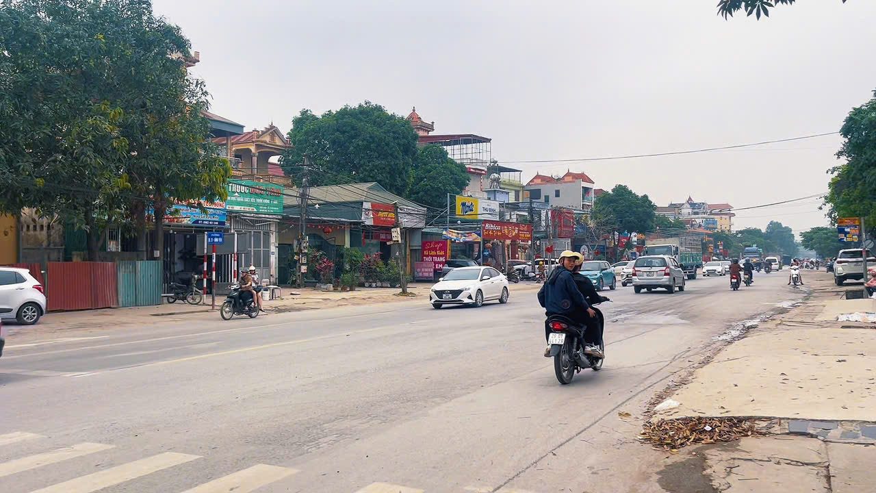 100m FULL Thổ đất CNC Hòa Lạc, View Sân bóng, sát VILLA biệt thự, gần QL21, Đường 2 ô tô