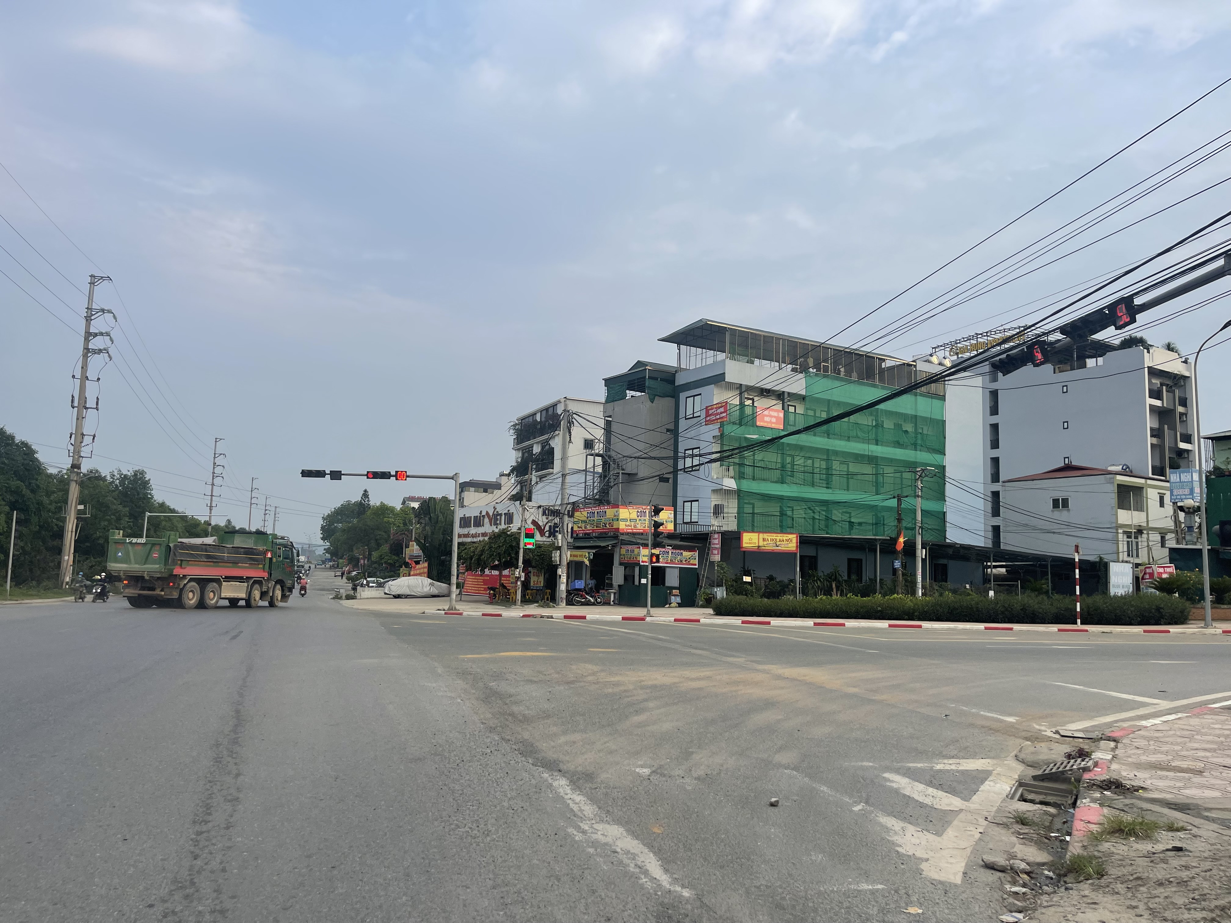 CHÍNH CHỦ gửi bán 100m Trục chính KINH DOANH,gần CNC Hòa Lạc,gần khu đô thị ĐHQG