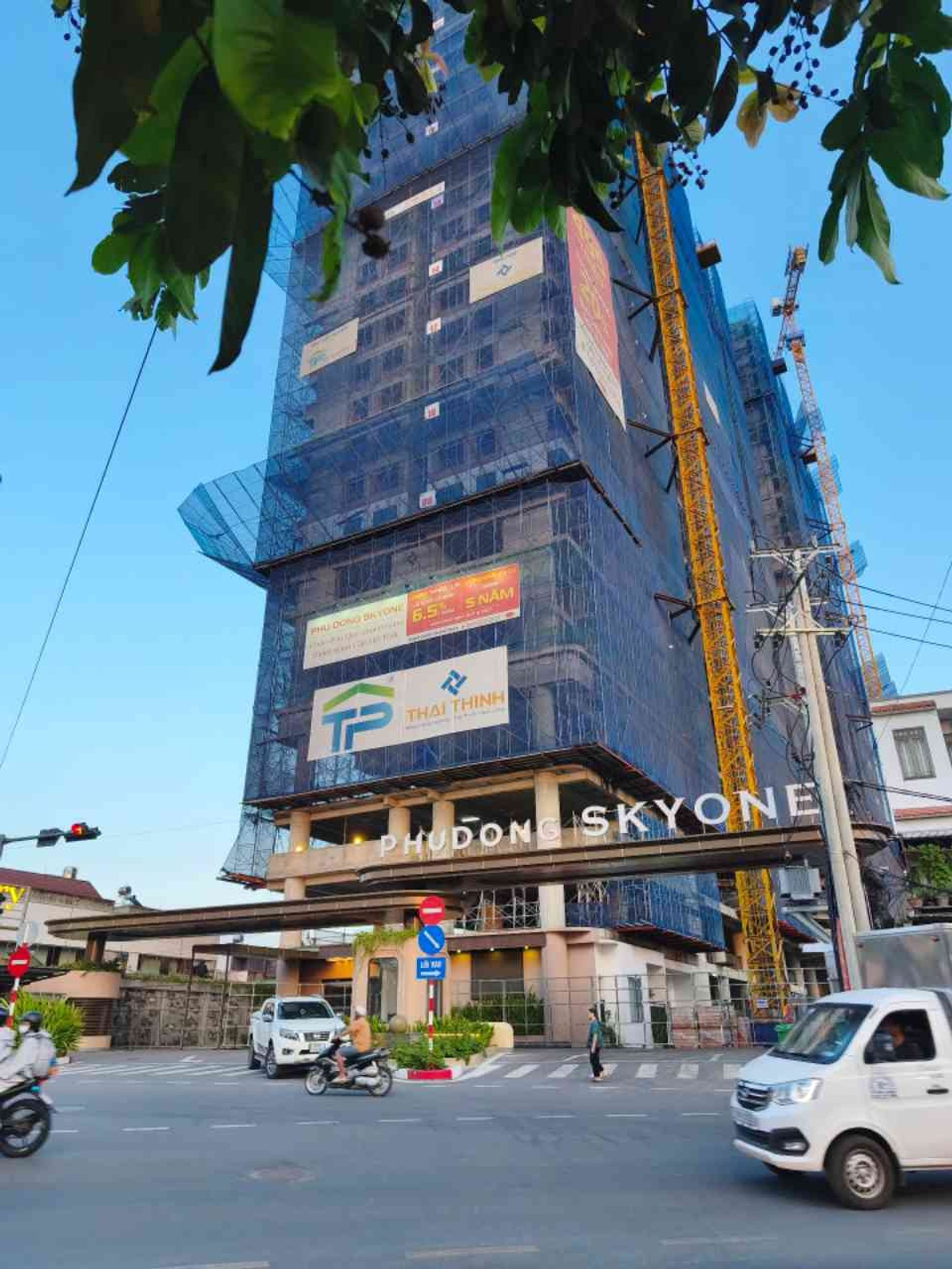 NHÀ 60M2 NGAY DT 743 ĐG XE HƠI NGAY VINCOM 550