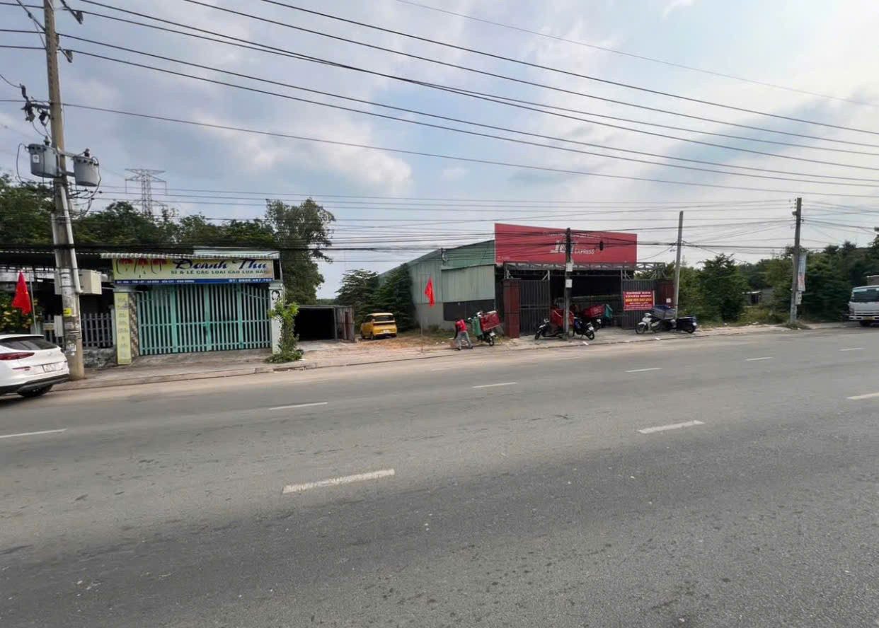 Vợ chồng ly dị cần bán đất 280m2, có 100m thổ cư, vị trí ở Thị trấn Dầu Tiếng, Bình Dương, Gía 525 triệu