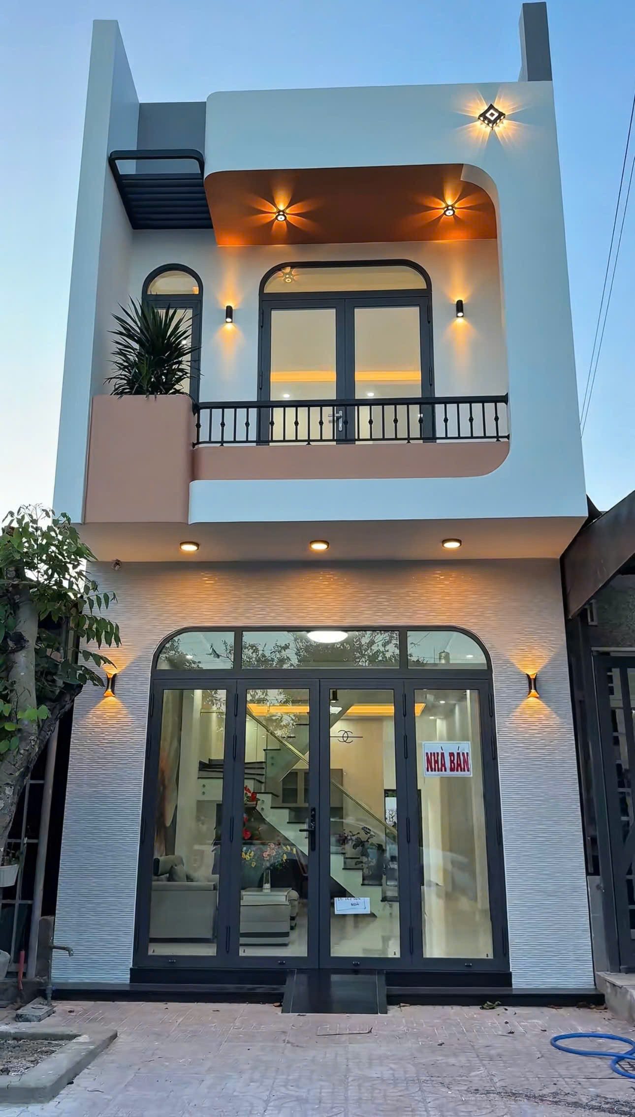 Bán nhà sổ riêng 1 trệt 1 lầu ngay chợ hội nghĩa tân uyên cũ