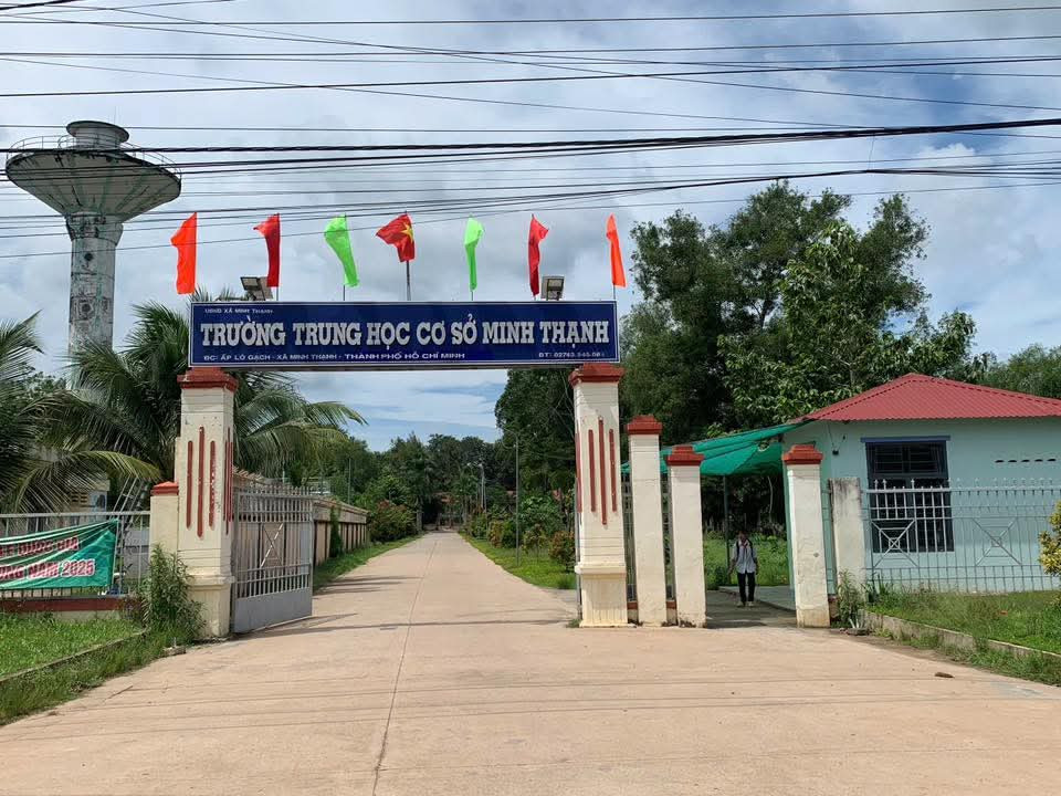 Chủ gửi gấp 1 cặp liền kề với giá rẻ nhất trong phân khúc, cùng vị trí. Mặt tiền đường nhựa liên huyện, kinh doanh ngay,...