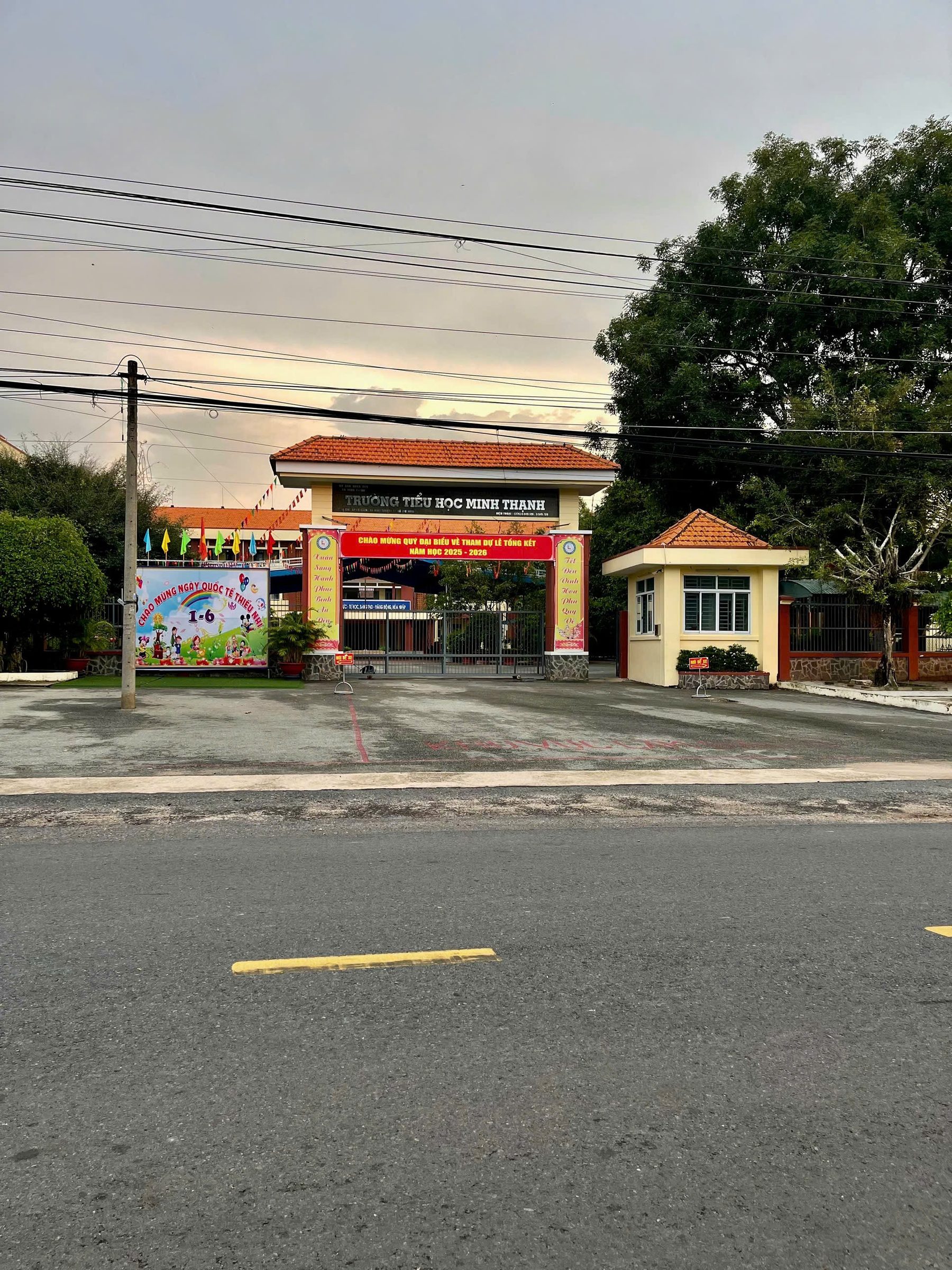 CHỦ CHUYỂN VỀ QUÊ SINH SỐNG NÊN CẦN NHƯỢNG LẠI LÔ ĐẤT ĐẸP MẶT TIỀN ĐƯỜNG NHỰA.