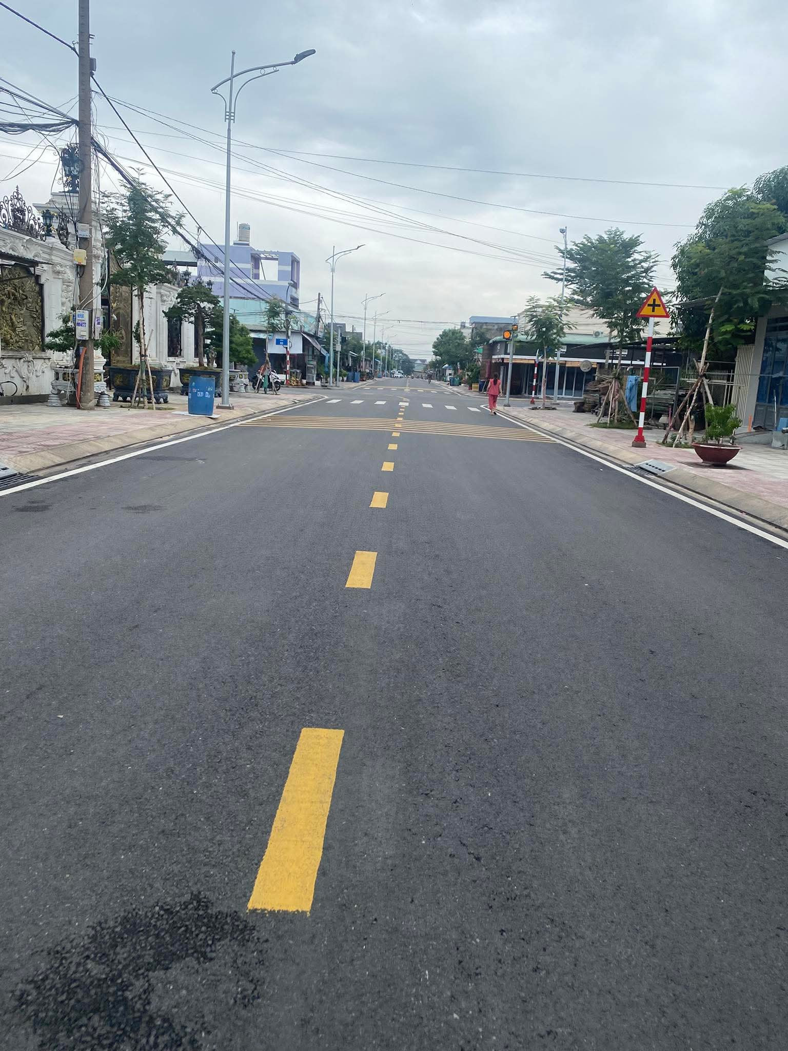 Ông Dượng nợ ngân hàng đến lãi nên cần ra gấp lô đất mặt tiền Kinh Doanh.
