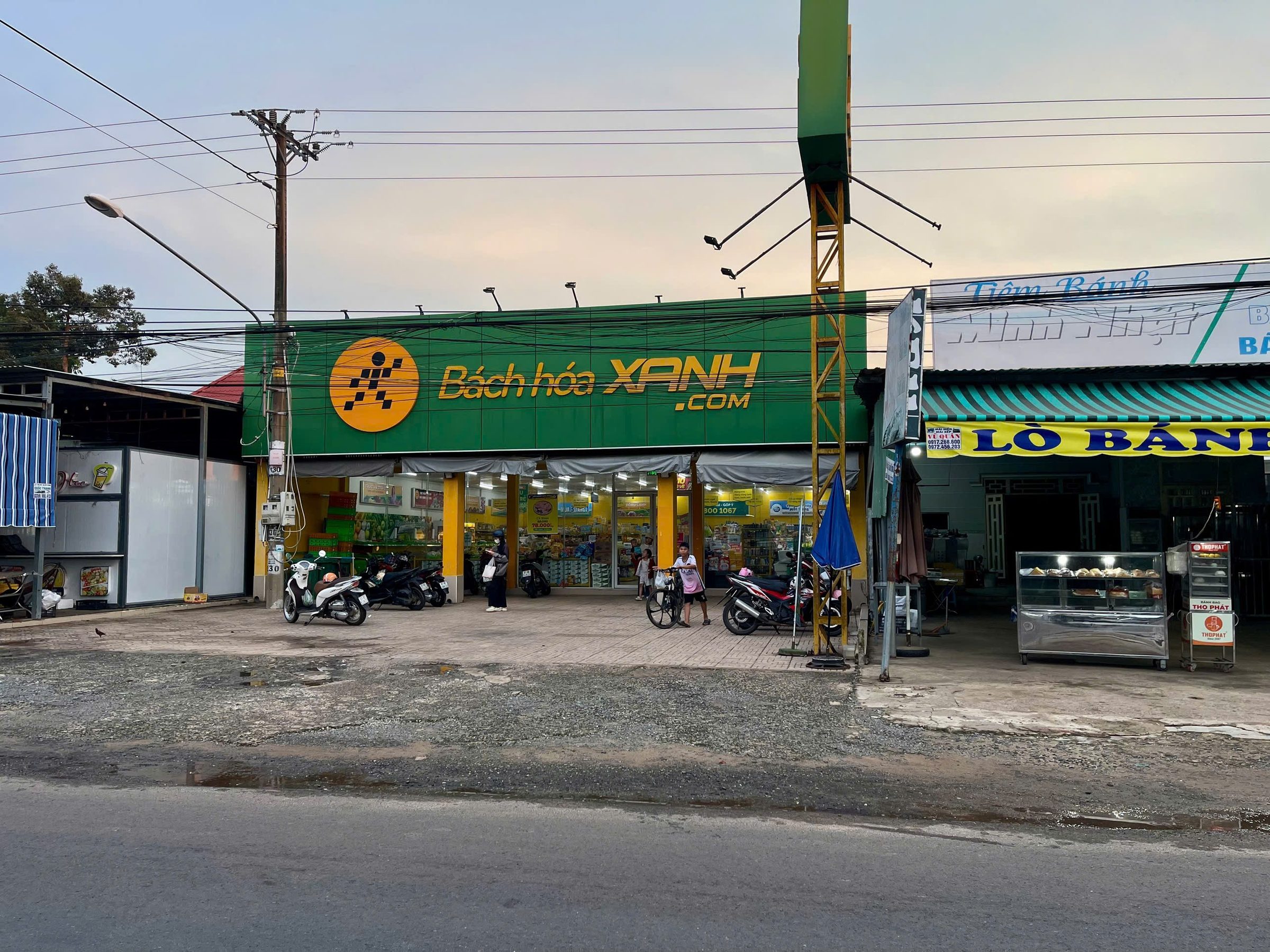 Cần ra nhanh chóng vị trí đất mặt tiền Kinh Doanh Dân, Cư đông đúc, đặt biệt cách VinComplaza Chơn Thành 3p di chuyển.