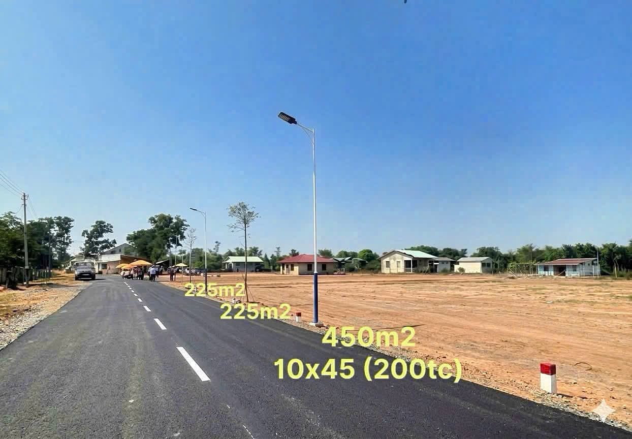 Chủ ngợp bank bán gấp lô 10x30. Đường nhựa đẹp, Ngay Mặt tiền đường nhựa dt751Chơn Thành
