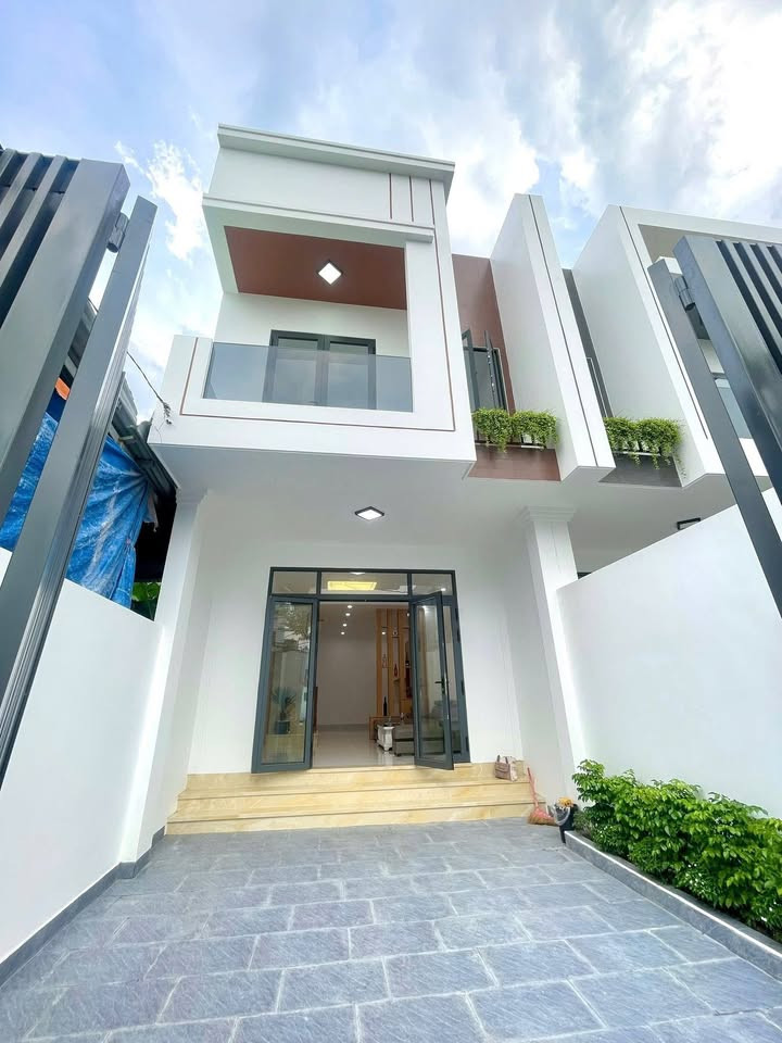 VÌ LÍ DO KẸT TIỀN CẦN BÁN GẤP CĂN NHÀ MỚI XÂY HOÀN THIỆN CHỈ VỚI 379 TRIỆU NHẬN NGAY NHÀ