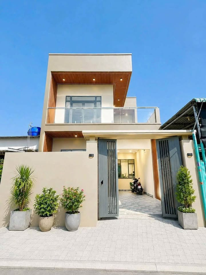 BIỆT THỰ MINI NGAY TRUNG TÂM GẦN KHU DU LỊCH BỬU LONG 8p