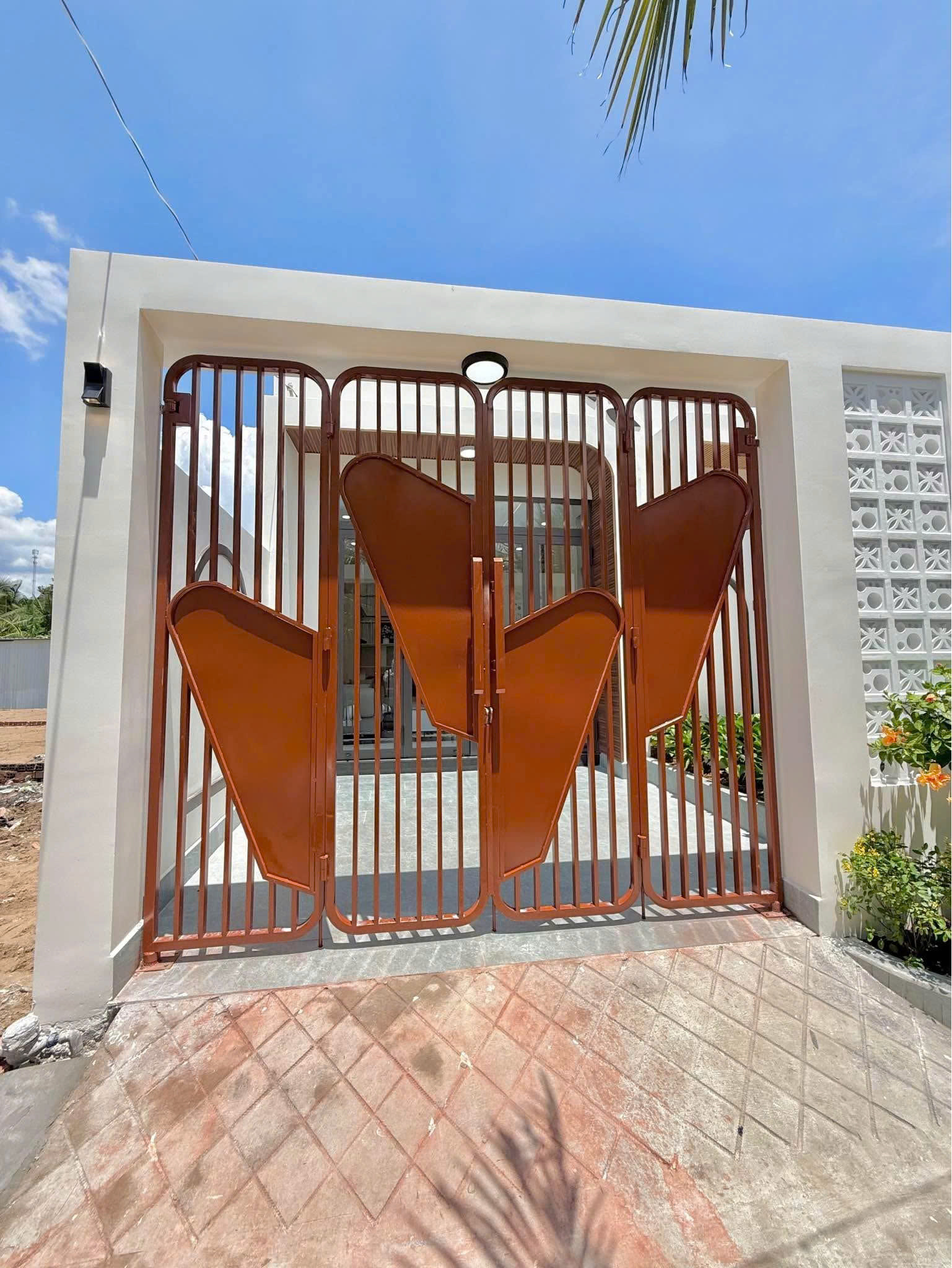 BÁN NHÀ MỚI CẤP 4 XÂY MỚI NGAY CHỢ THẠNH PHÚ