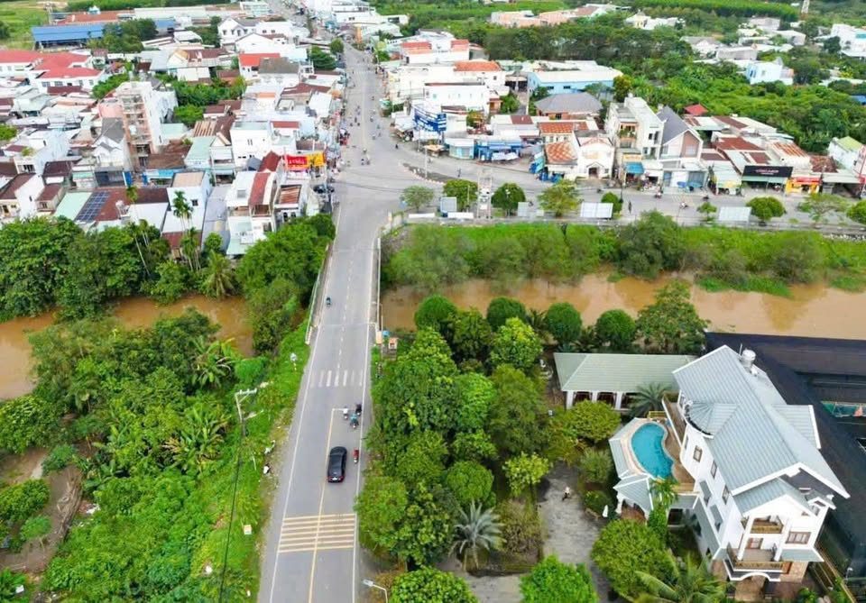 CHÍNH CHỦ BÁN GẤP LÔ ĐẤT SỔ HỒNG RIÊNG THỔ CƯ NGAY NGÃ 4 TÂN TRIỀU- GIÁ 990TR