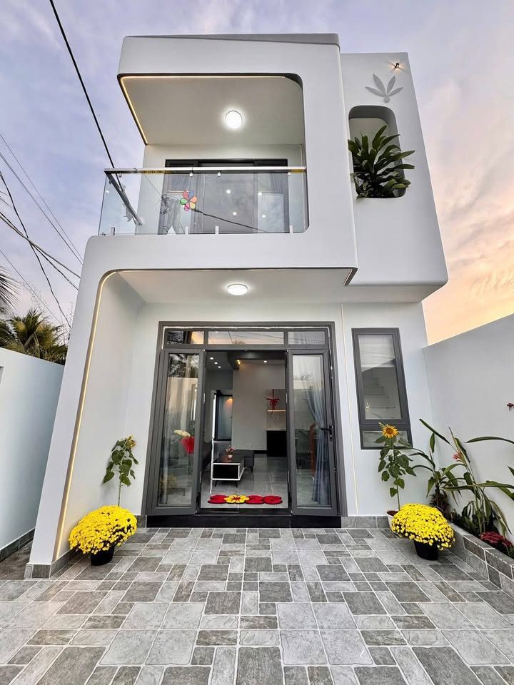 Nhà lầu 4 phòng ngủ gần KDL Bửu Long, đường nhựa trước nhà 8m