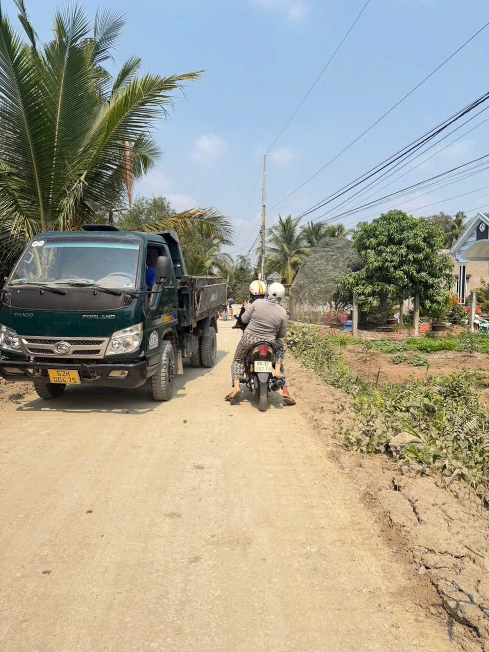 Bán 1167m2 đất vườn được lên thổ cư mặt tiền kênh biện cung ,bình đức bến luc long an