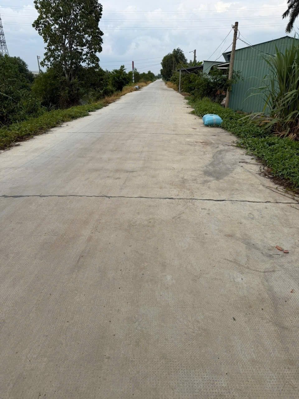 Bán Đất 1668m2 có sẵn 200 m2 thổ cư giá 2.85 tỷ tại Đường ĐT 816 Xã Bình Đức Huyện Bến Lức Long An