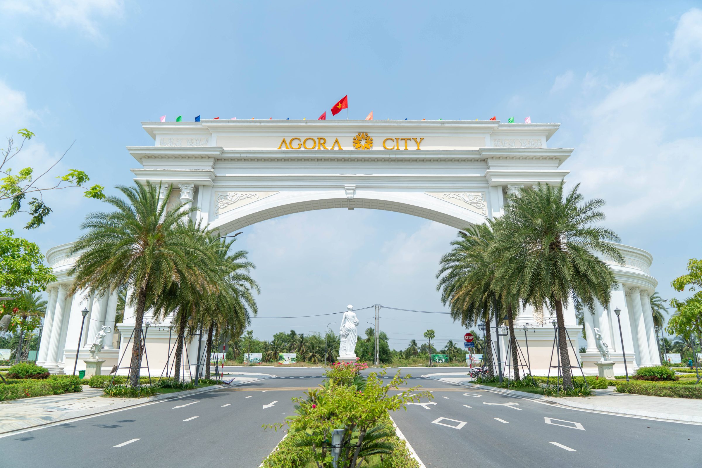 Chỉ còn 1 lô đất 108m² rẻ đẹp Agora City gần công viên, nhà hàng cafe hướng Đông Nam sổ hồng riêng