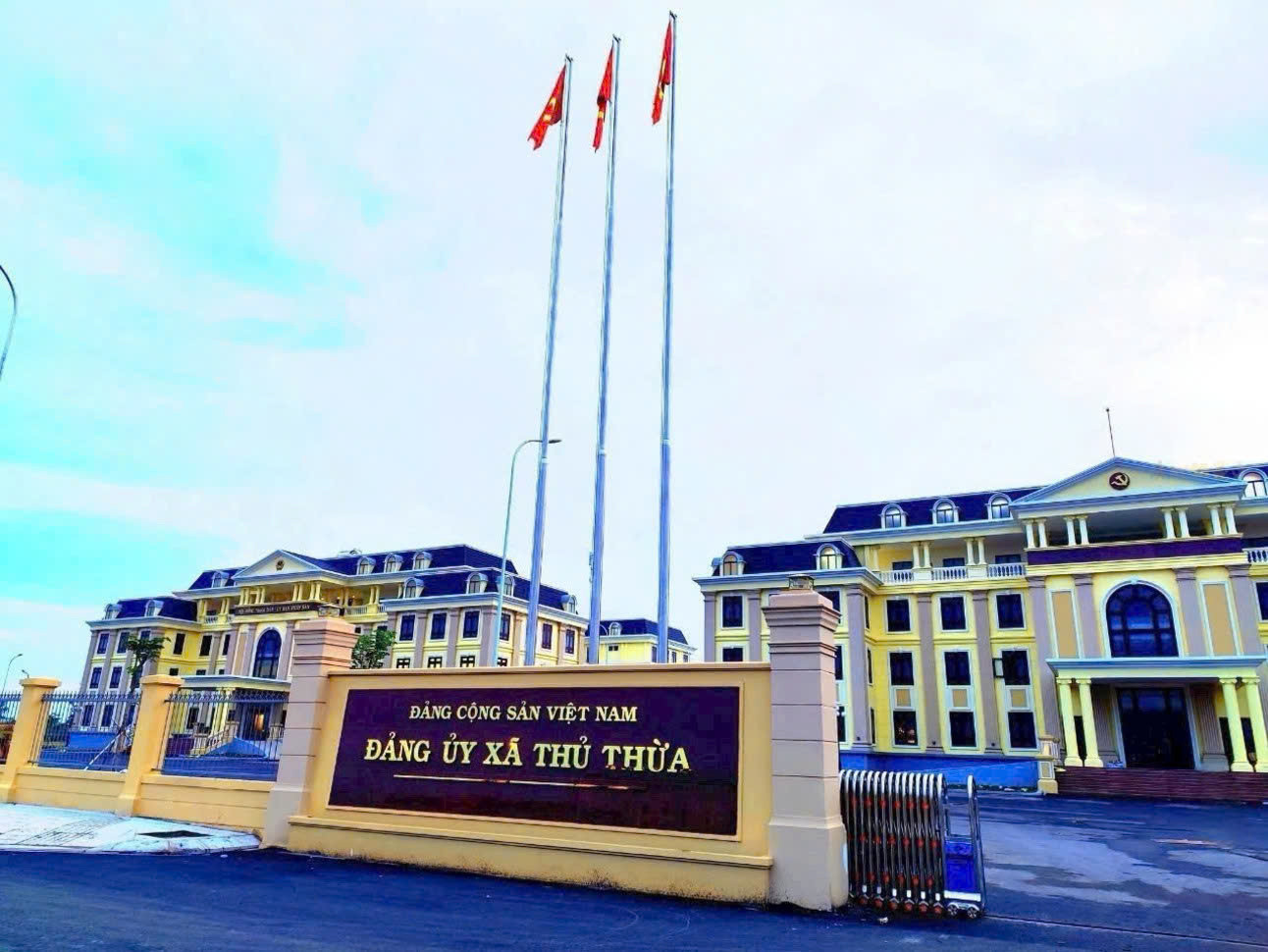 Lô góc ngay trung tâm Thị trấn Thủ Thừa lh 0902549011