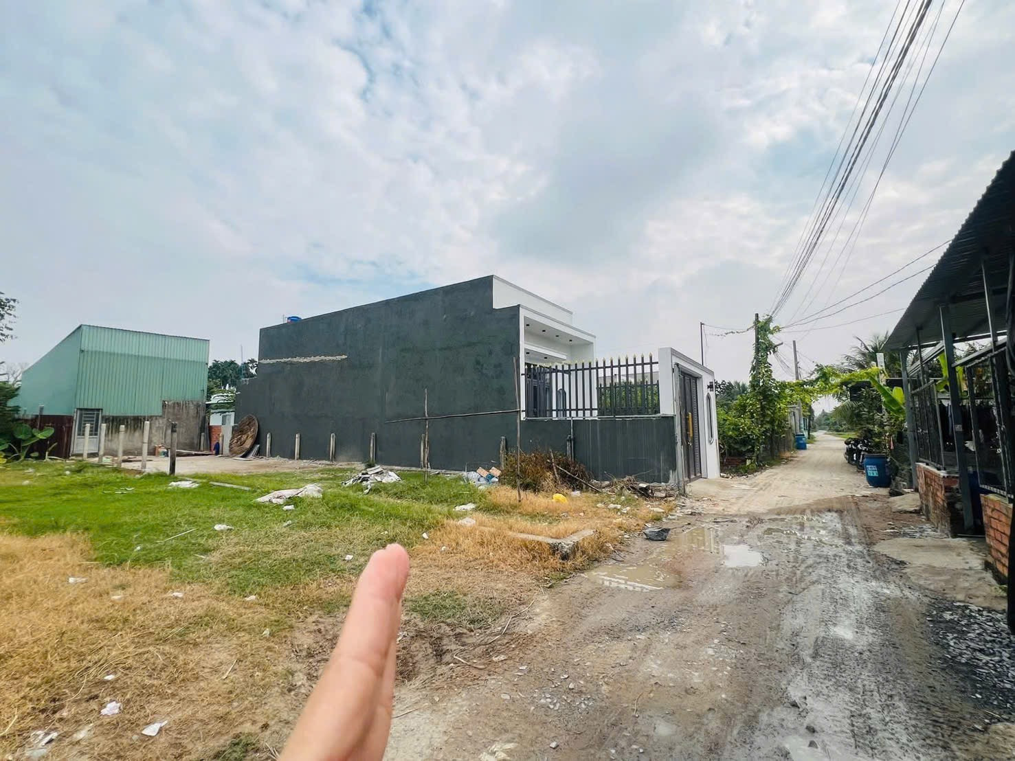 Bán đất thổ cư 5x24 đường bê tông, xung quanh nhà đông giá 1 tỷ 150