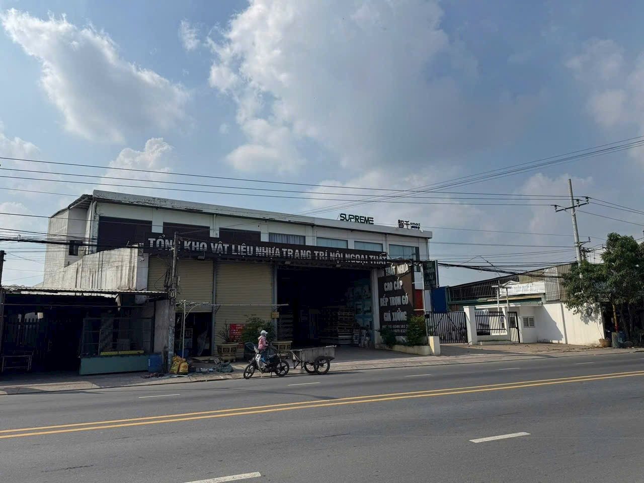 Bán xưởng mặt tiền đường Tỉnh Lộ 824 xã Mỹ Hạnh Nam huyện Đức Hòa, tỉnh Long An, DT: 2122m2.