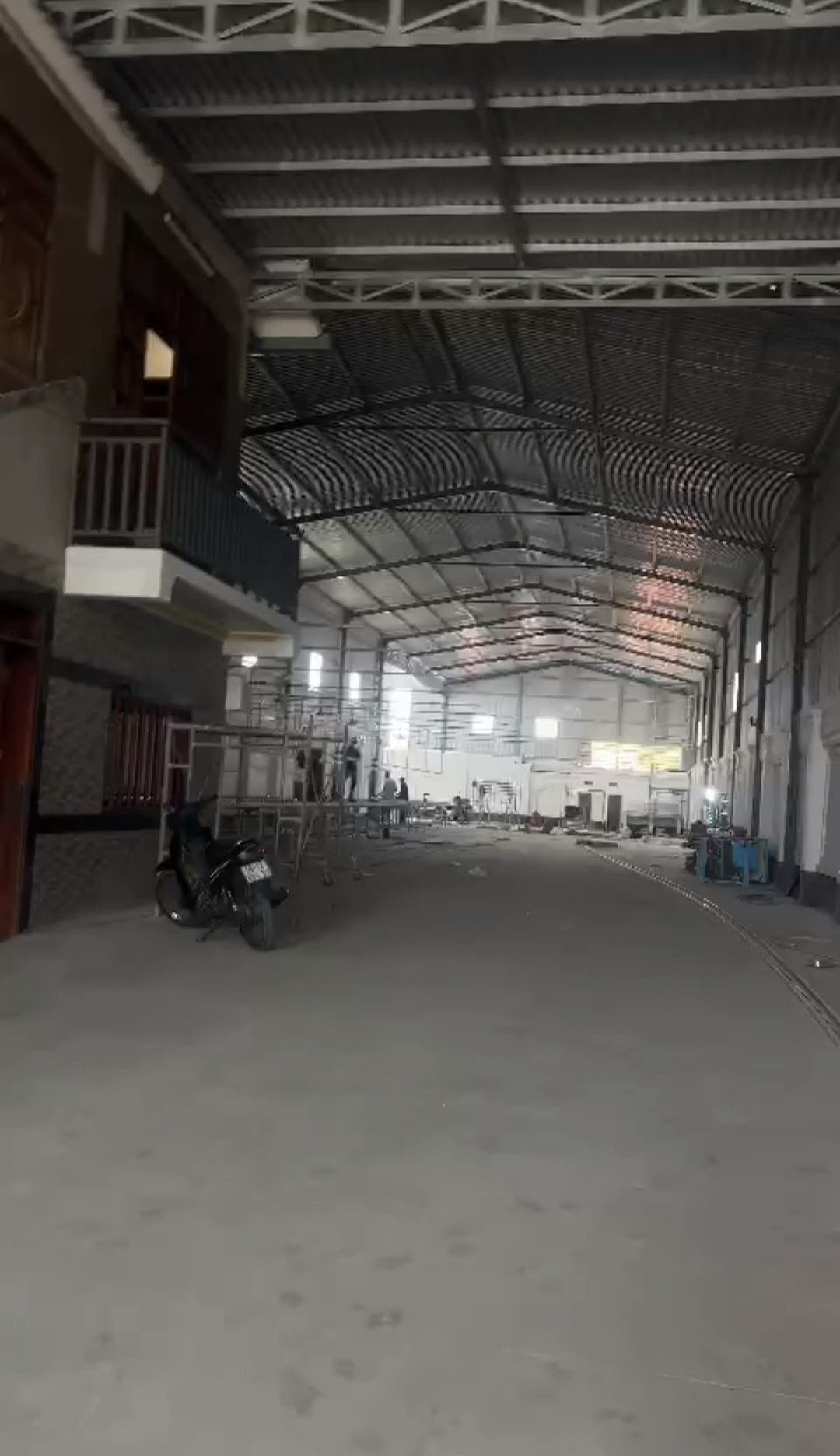 Kho xưởng 1100m2 (12x73) nở hậu 27m, MT 825, Hoà Khánh Đông, Đức Hoà, Long An