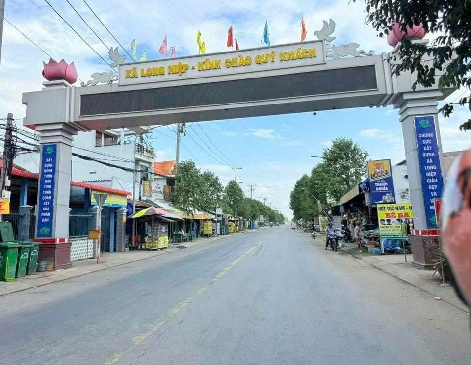 Đất thổ vườn 709m2 (13,5x52) có 220m2 thổ cư, mặt tiền 833B, Long Hiệp, Bến Lức, Long An