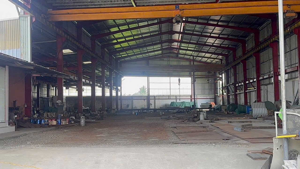 Bán kho 2389m2 có 1300m2 SKC, ngang 22m nở hậu, MT 835D, Long Hoà, Cần Đước, Long An