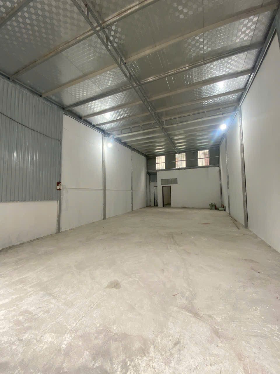 CHO THUÊ KHO LONG BIÊN – 120M² – XE TẢI VÀO TẬN NƠI