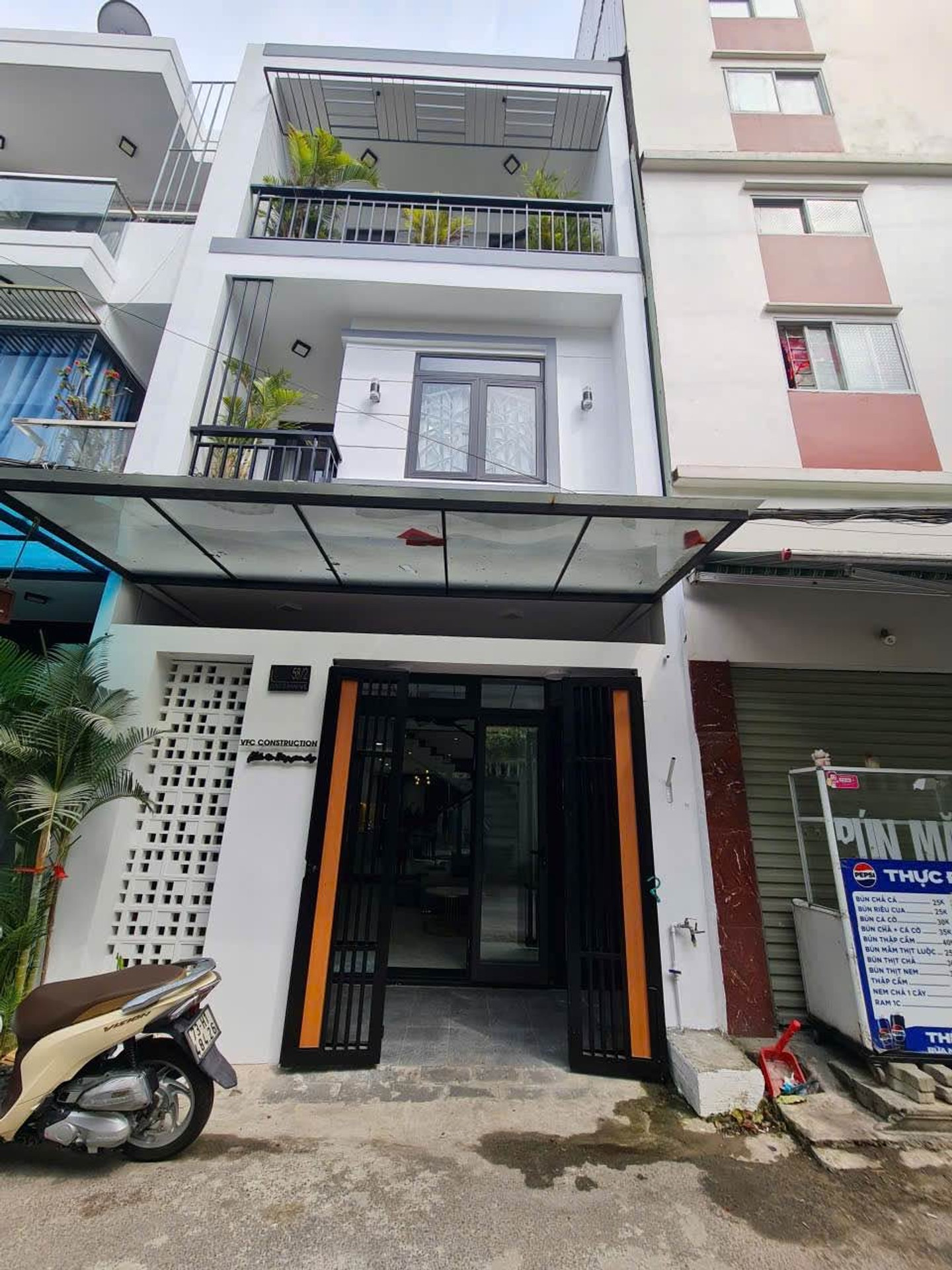 NHÀ 3 TẦNG ĐẸP KIỆT 2 Ô TÔ NÉ THÔNG BIỂN - GẦN CHỢ HẢI SẢN -NHỈNH 6Đ