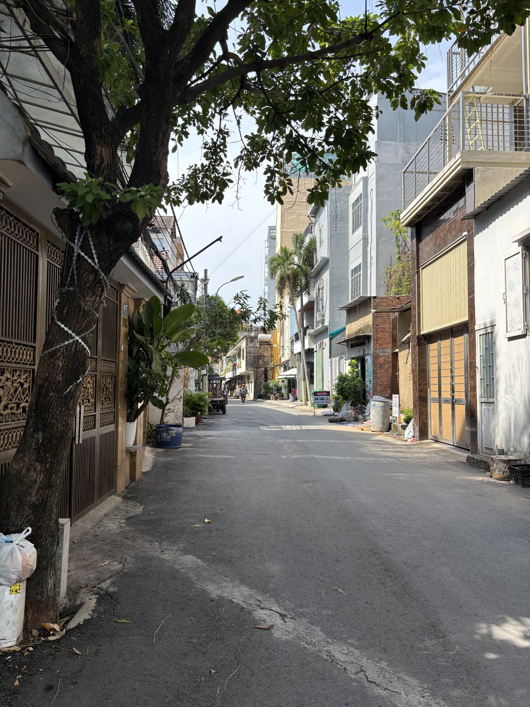 NHÀ ĐẸP DƯƠNG QUẢNG HÀM - HẺM XE TẢI