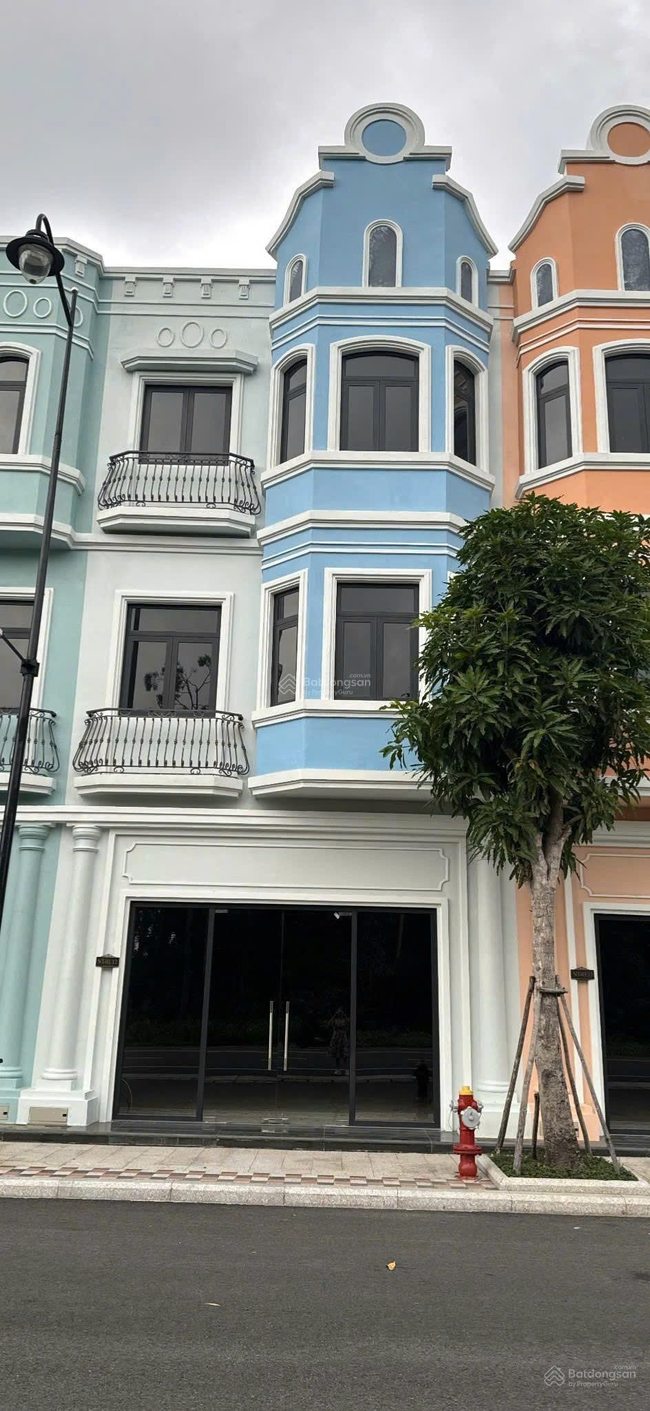 Bán cắt lỗ sâu để trả ngân hàng shop vin Phú Quốc, 12.5 tỷ, 128.7m2, mặt đường to trung tâm