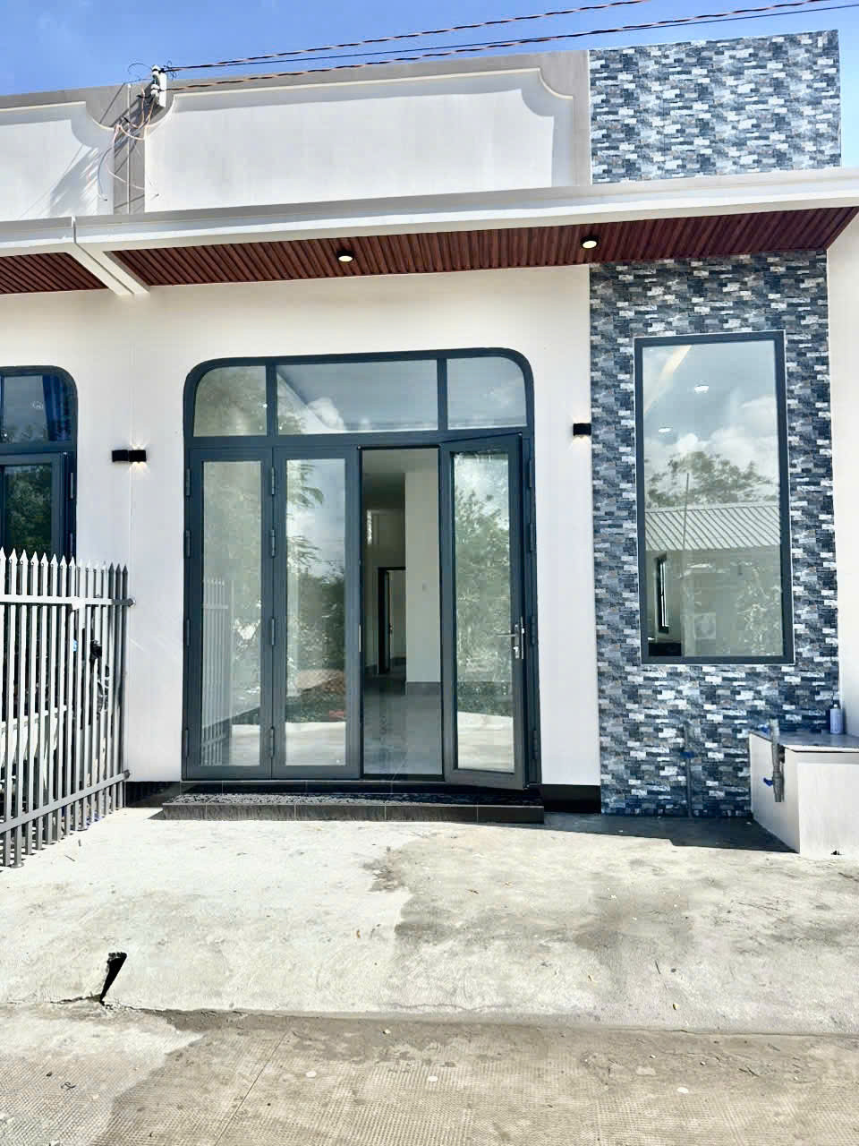 Bán căn nhà mới xây Trảng Bàng giá 950tr