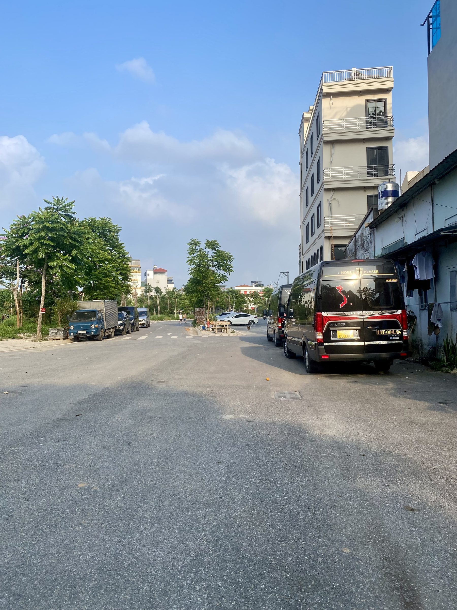 MẢNH ĐẤT CỰC ĐẸP ~ 70M,TRUNG TÂM NGỌC THUỴ