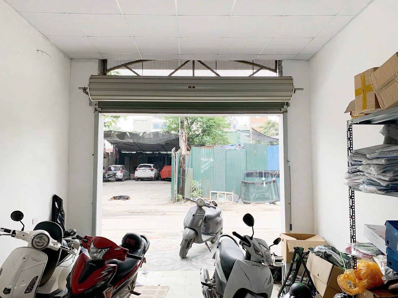 Cho Thuê Nhà Ngõ 129** Giải Phóng - Hoàng Mai 75M² 3 Tầng 4 Ngủ - Nội Thất CB - Ô Tô Đỗ Cửa - Giá Thuê 14tr