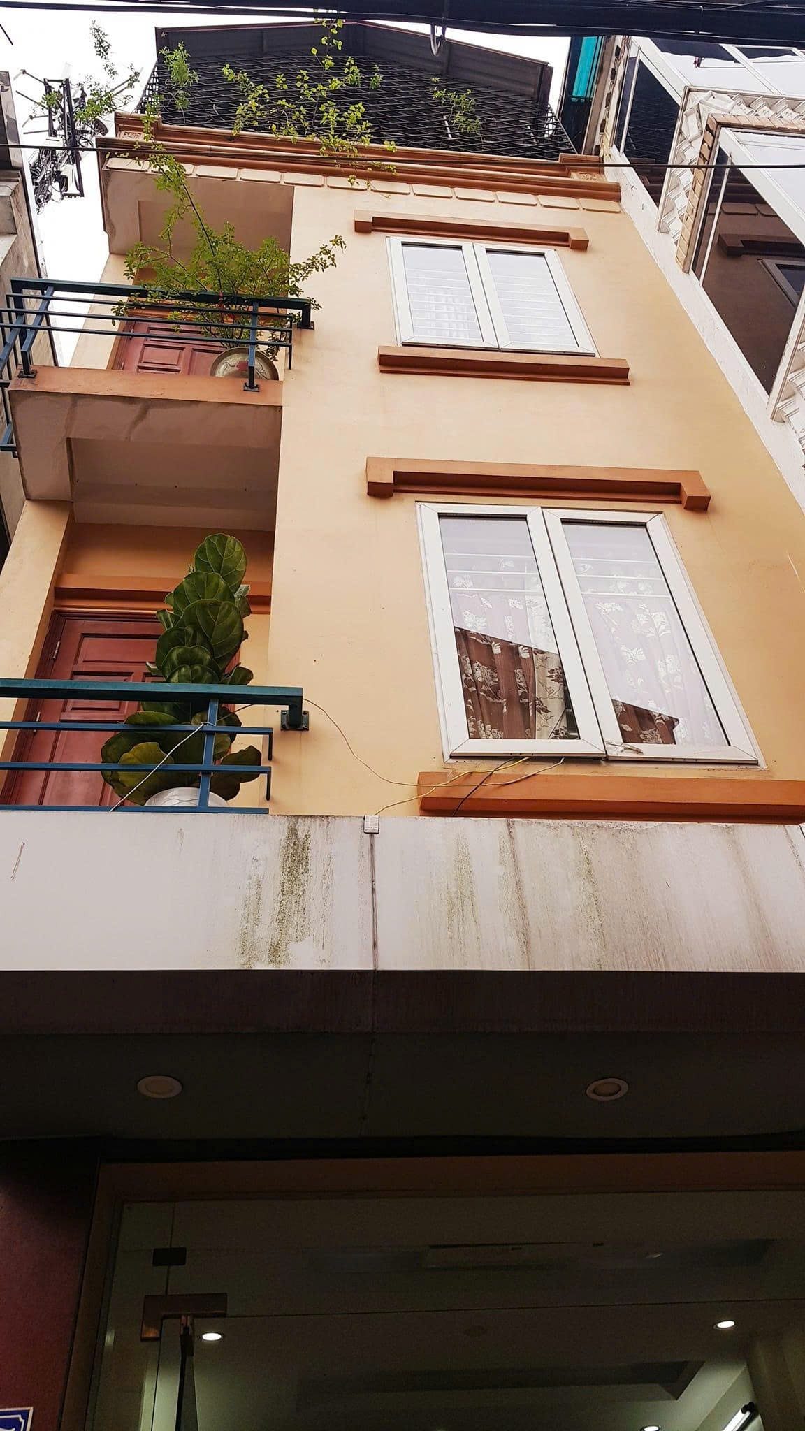 Cho thuê Nhà Ngõ 553 Đường Giải Phóng 45M² 4 Tầng 5 Ngủ - Nội Thất CB - Lô Góc - Giá Thuê 15tr