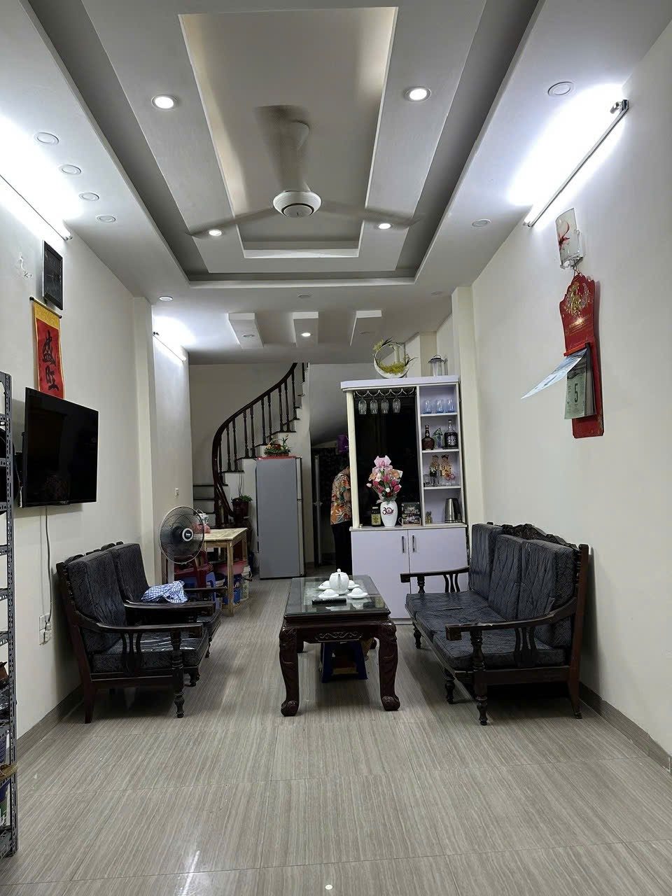 Nhà ĐẸP, XÂY MỚI 30M x 5T giá 14 triệu ở Giảng Võ, Đống Đa
