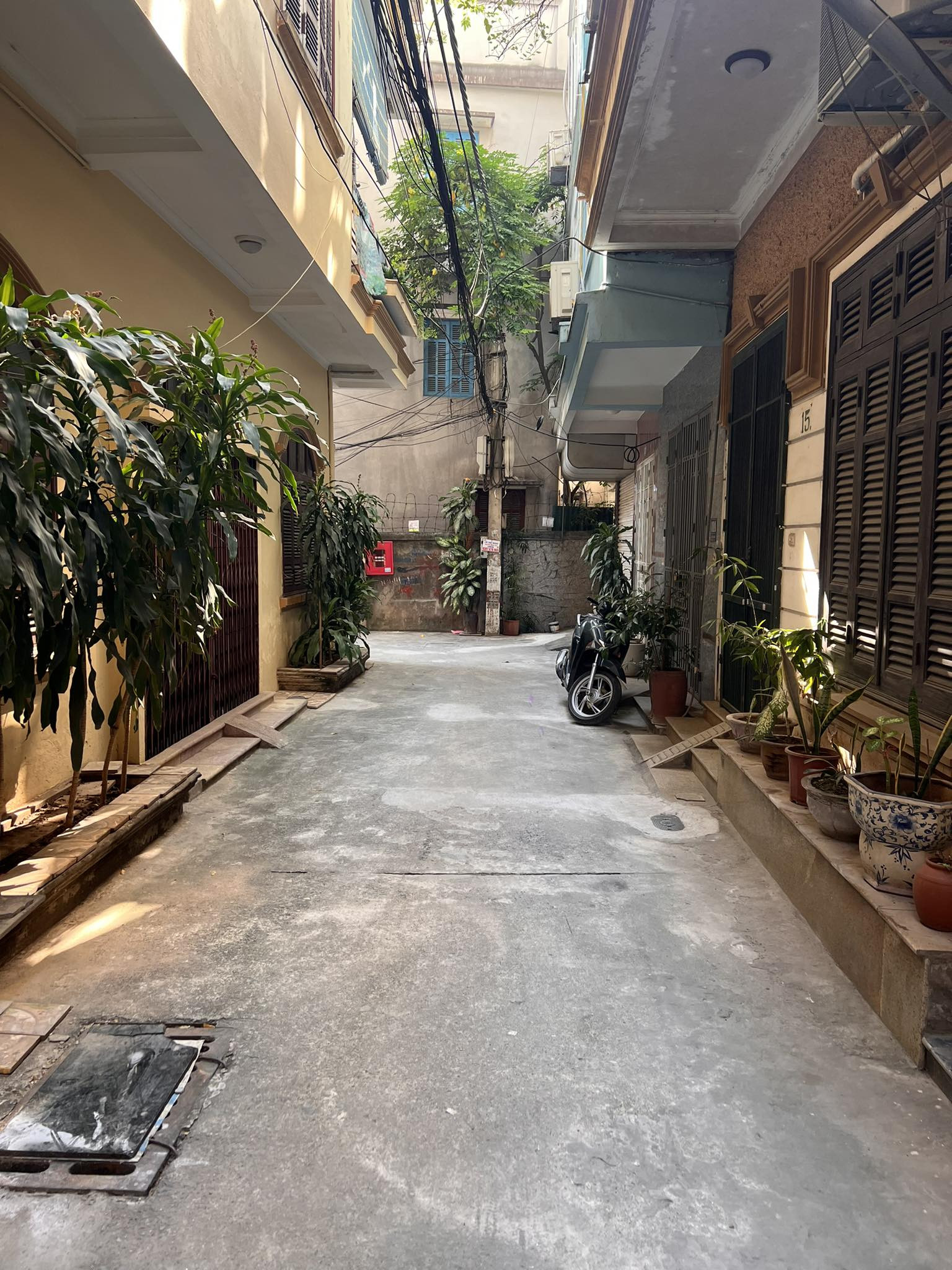 BÁN NHÀ MẶT NGÕ Ô TÔ ĐƯỜNG GIÁP BÁT. 50M2 - 3 TẦNG.