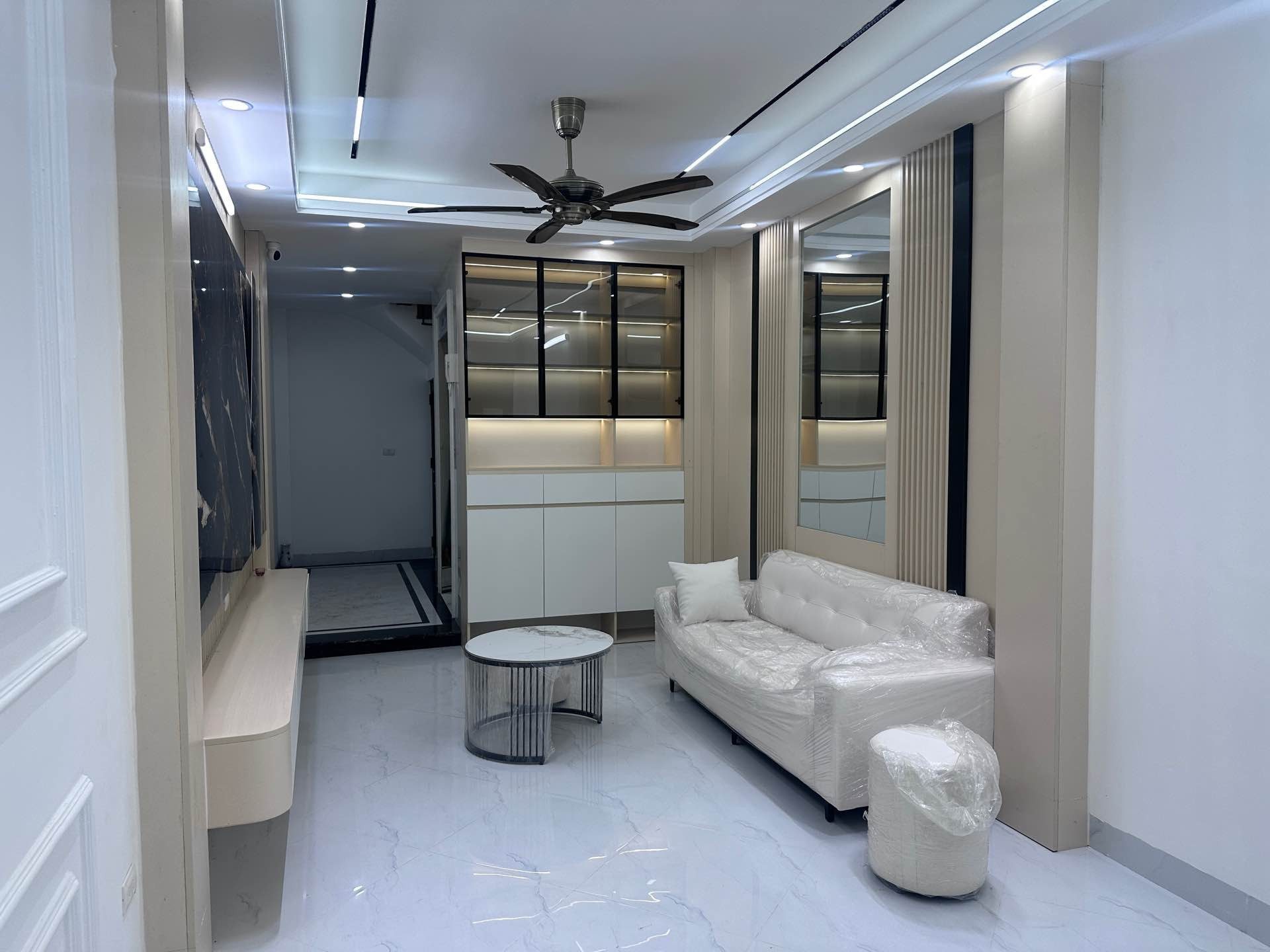 SỐNG ĐẲNG CẤP TẠI LÕI HOÀNG MAI – NHÀ MỚI THANG MÁY – NỘI THẤT TIỀN TỶ – SỔ ĐỎ NỞ HẬU TÀI LỘC