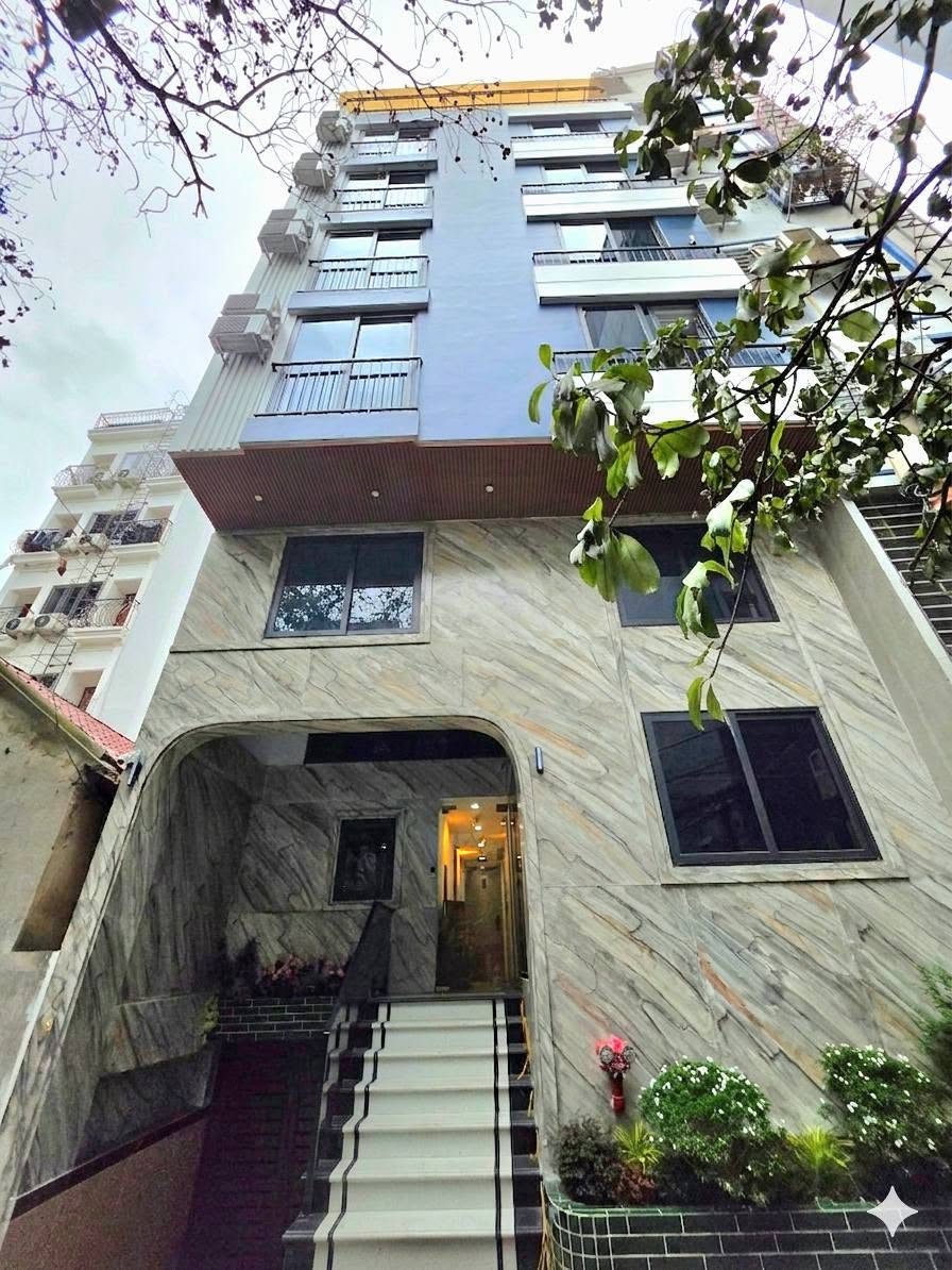 Bán TÒA NHÀ CHDV ĐƯỜNG GIÁP NHẤT. 110M2 - 9 TẦNG. THANG MÁY. 26 PHÒNG KHÉP KÍN.