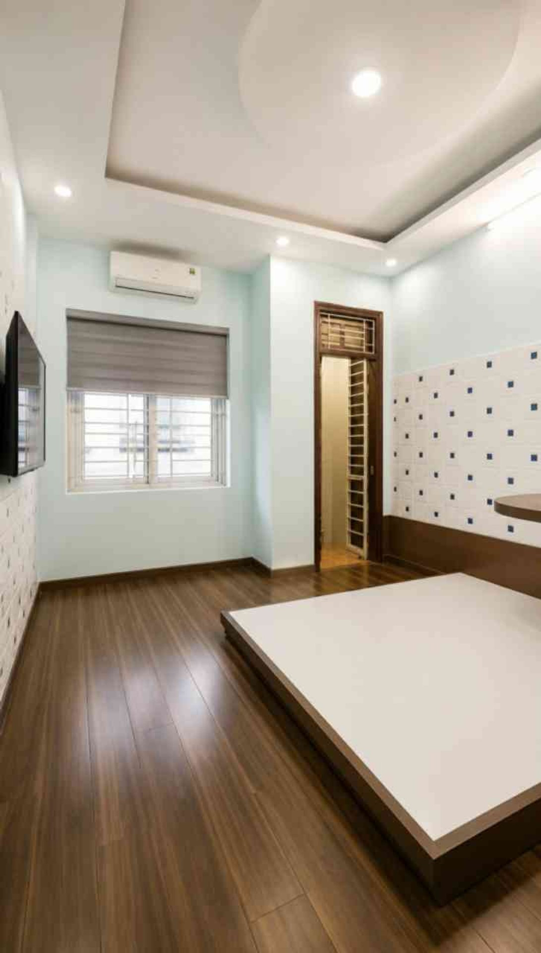 ✅ Bán Nhà Phố Giáp Nhất, Hàng Xóm Royal, Ngõ Ba Gác Tránh, DT 27m2, 5 Tầng, Giá 7.4 Tỷ