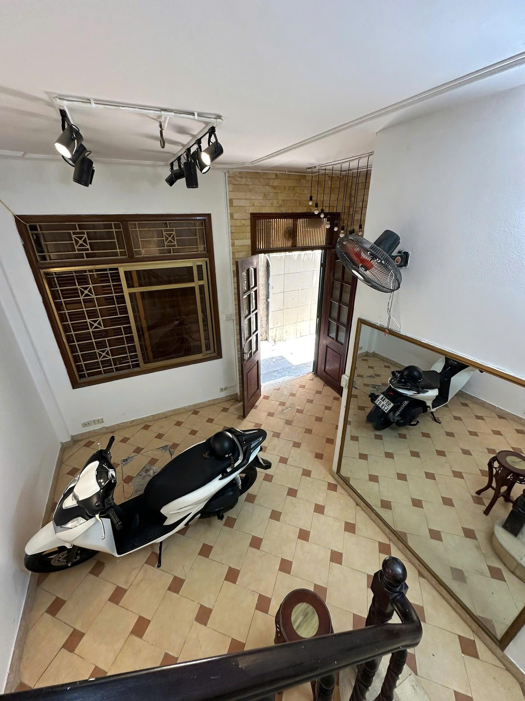Cho thuê nhà riêng ngõ Giếng Mứt, Bạch Mai quận Hai Bà Trưng 40M x 4T (4 ngủ) FULL ĐỒ giá 11tr