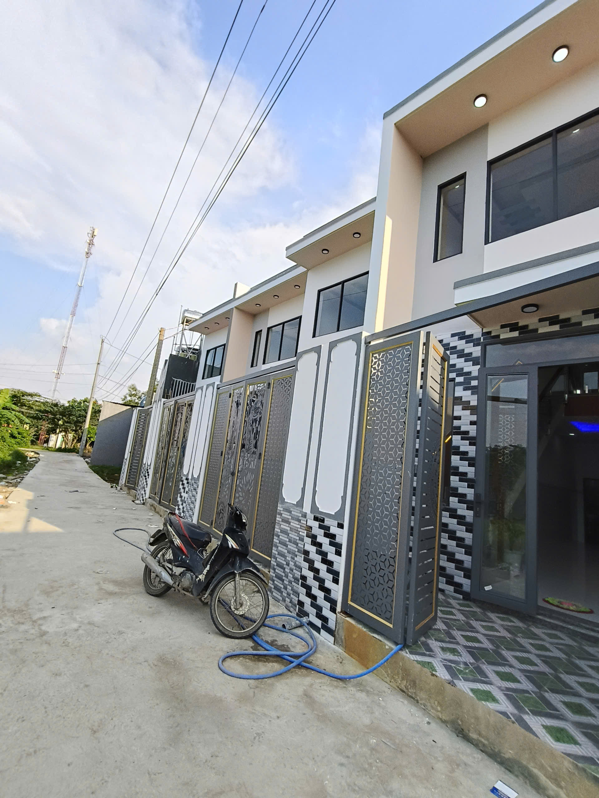 NHÀ CHÍNH CHỦ MỚI XÂY SỔ RIÊNG DƯỚI 1 1TỶ - GIÁ CHỐT 980TRIỆU (KHÔNG PHÁT SINH)