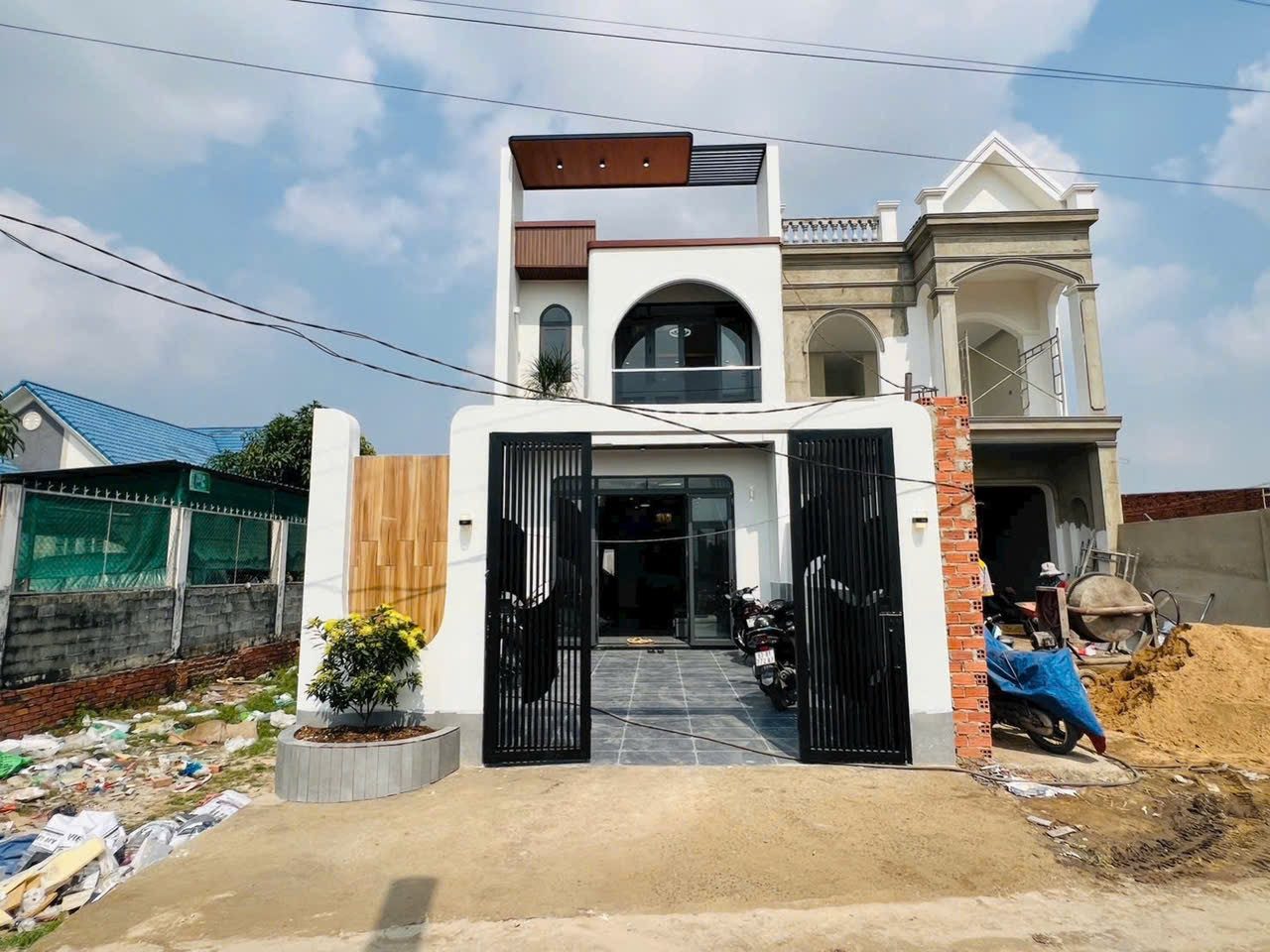 Bán nhà mới xây gần bệnh viện Hàn Quốc đường Giồng Lớn, DT 5x33m có sân vườn