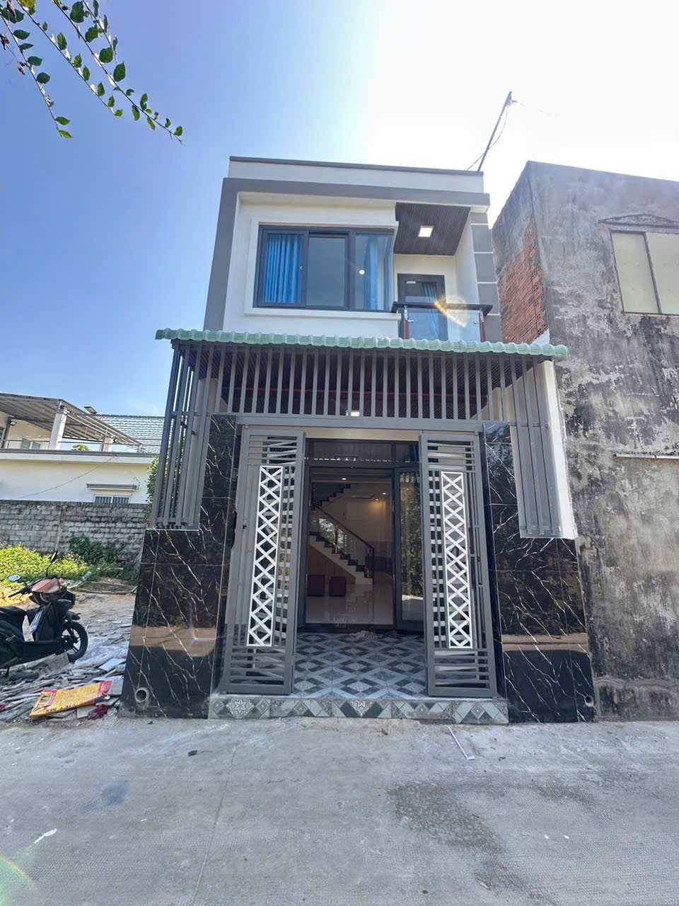 Nhà giảm sâu, nhà mới 2 Pn, 1 trệt 1 lầu sát nhựa Giồng Lớn giá 1 tỷ 520, sổ hồng riêng