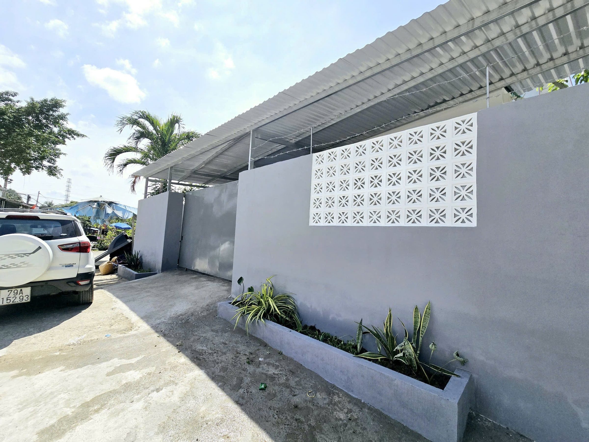 Bán Nhà 2 mặt tiền Cấp 4 Sẵn MÔ HÌNH KHO XƯỞNG đất vuông vắn đường GÒ ĐẬP _ Vĩnh Thái 

⚡Diện tích : 92,m  ngang 10m dài 9,2m
⚡Hướng :  Đông Bắc _ Tây Bắc