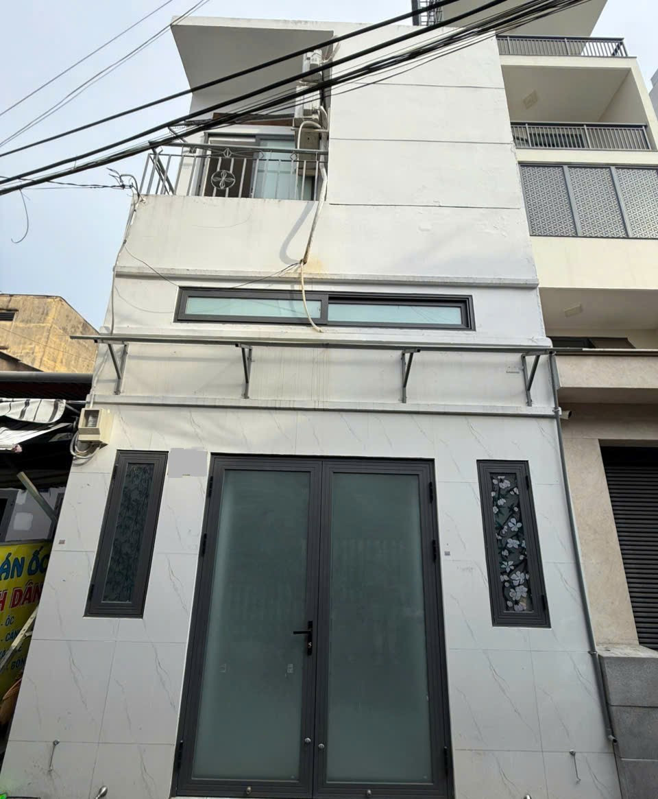 Nhà 3 tầng gần mặt tiền, ô tô đậu cửa Gò Dầu, 2.59 tỷ