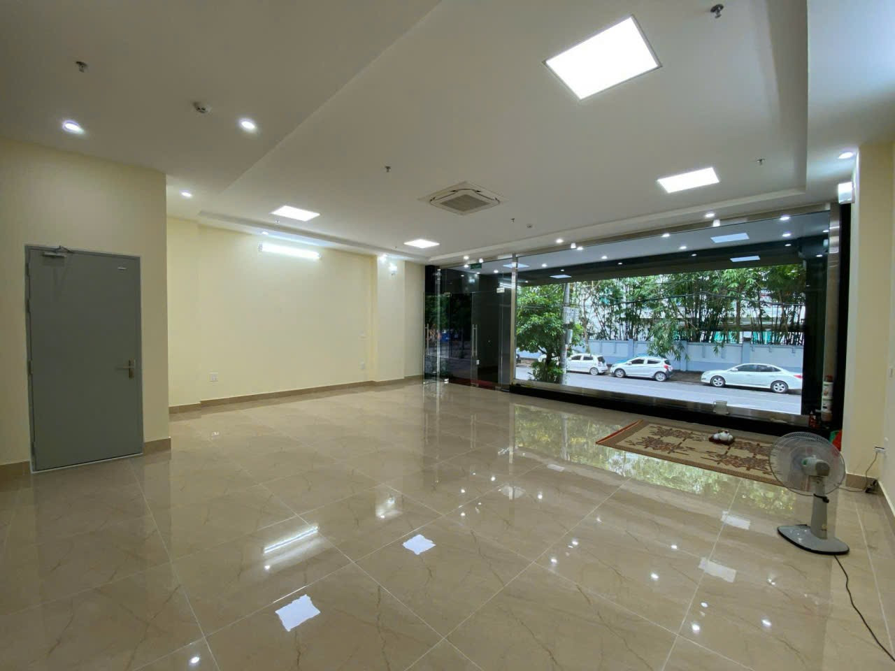 Cho Thuê Tòa Nhà VP Mặt Phố Hà Cầu - Hà Đông/ 120M² 8 Tầng/ Thang Máy - Giá Thuê 120tr