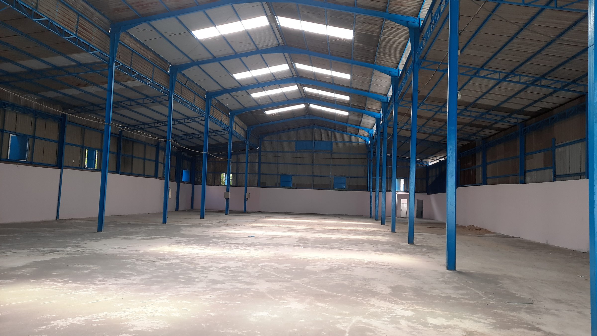 NHÀ XƯỞNG ĐƯỜNG HÀ HUY GIÁP, P.THẠNH LỘC CHO THUÊ DT: 700M GIÁ 42 TRIÊU LH: 0944977229