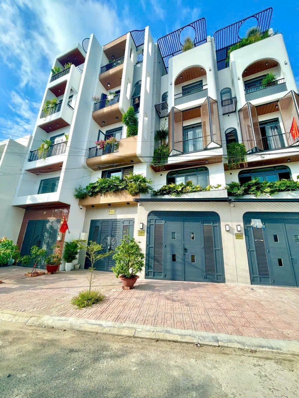 đường nhựa 20m thông thoáng xe hơi tránh nhau – đất đẹp 78m2 view công viên thạnh lộc q12 CHỈ 4.X TỶ