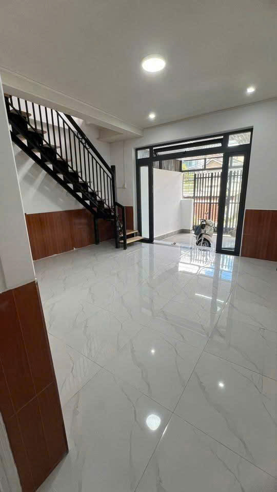 Nhà Mặt Tiền Gần Hồ Xuân Hương – Giá Chỉ 7.9 Tỷ
