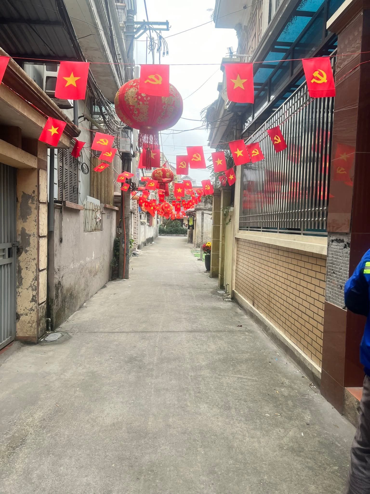 Cần bán đất hà huy tập  đã có sẵn nhà 3 tầng kiên cố . Để ở hoặc cho thuê đều được.Mặt tiền 9m