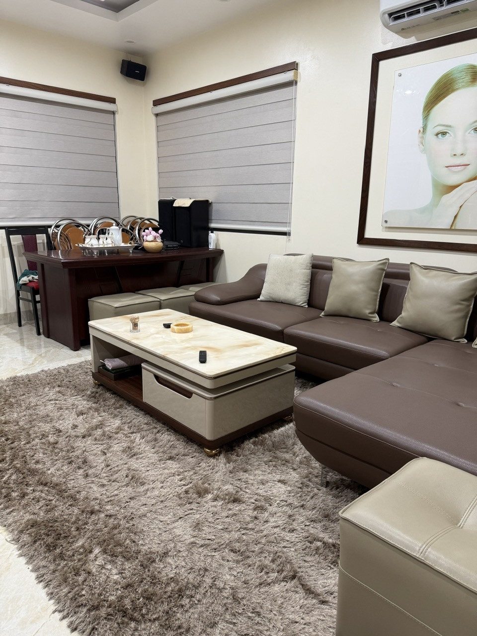 Ngõ Hà Kế Tấn cho thuê cả sàn 130m2, 3 ngủ, 3wc, 1p khách, sân phơi, thang máy, nội thất đầy đủ, 16tr/tháng